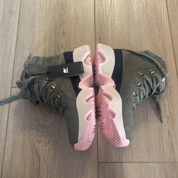 Sorel Kinetic Impact Conquest Sneaker Boot Size 7.5 NWOB Waterproof Suede - Picture 6 of 10